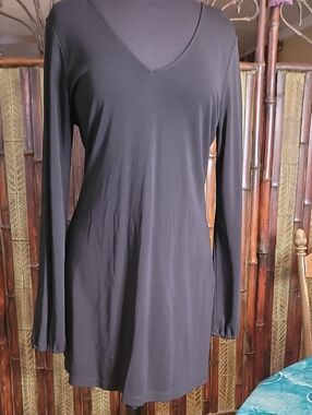 Black Long-Sleeve V-Neck Top